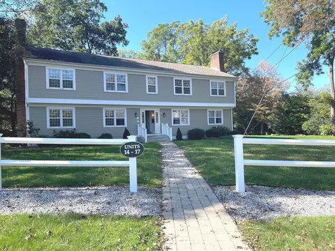 38 N Main St #17, Essex, CT 06426