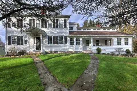 104 Elm St, Monroe, CT 06468