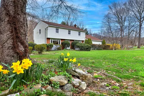 66 Peaceful Valley Rd, Trumbull, CT 06611