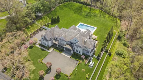 198 W Hills Rd, New Canaan, CT 06840