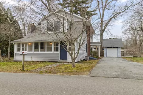 6 Pin Oak Trl, Old Lyme, CT 06371