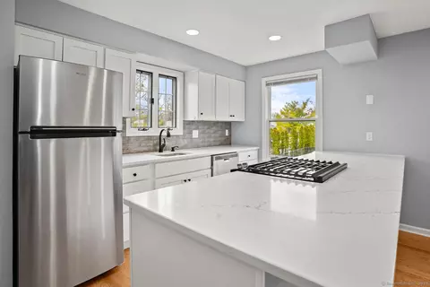 7 Dean St #2-210, Danbury, CT 06810