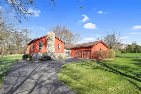 16 Heritage Dr, Stonington, CT 06378