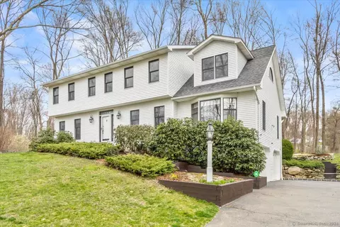 2 Princeton Ln, New Fairfield, CT 06812