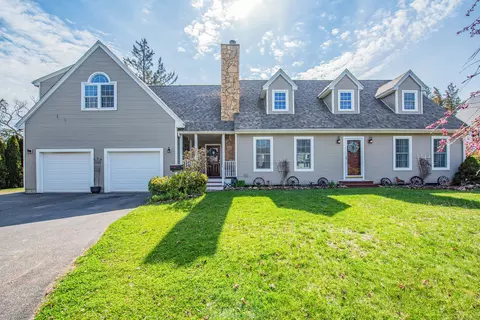 61 Frost Dr, North Haven, CT 06473