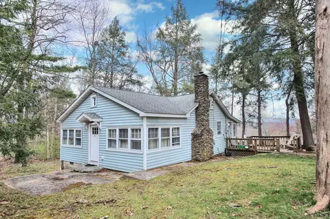 27 Tomahawk Trl, Newtown, CT 06482