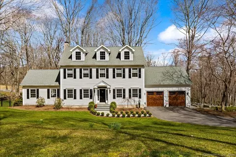 115 Town Woods Rd, Lyme, CT 06371