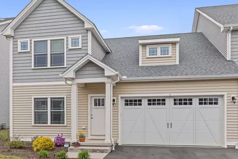 3 Newbury Ct #3, North Haven, CT 06473