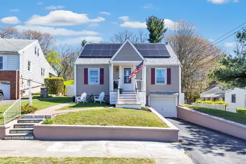 264 Sunrise Ter, Bridgeport, CT 06606