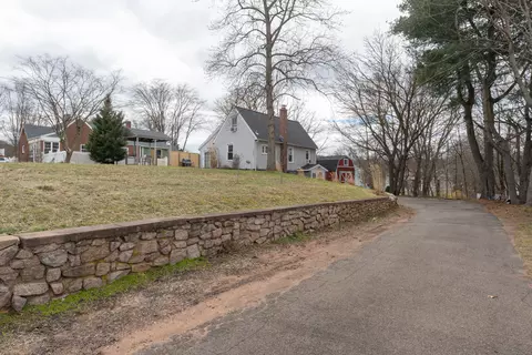 88 Maple St, East Haven, CT 06512