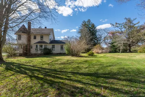 223 Boston Post Rd, Waterford, CT 06385