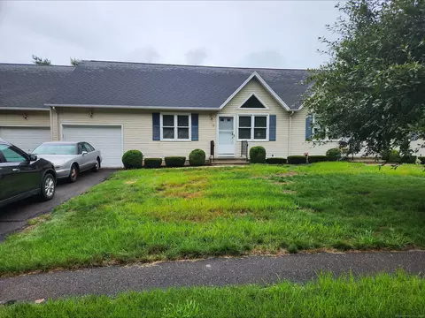 304 Brainard Rd #18, Enfield, CT 06082