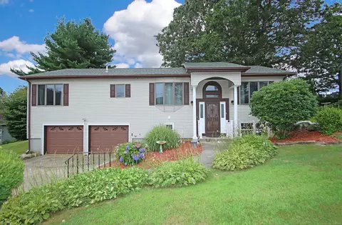 9 Adams Hts, Groton, CT 06340