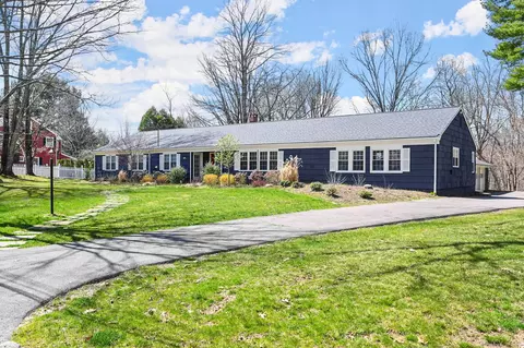 128 Garwood Rd, Trumbull, CT 06611
