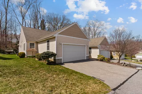 10 Common Way Dr, Brooklyn, CT 06234