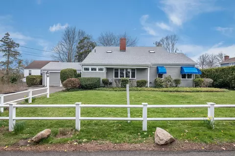 34 Dudley Ave, Branford, CT 06405