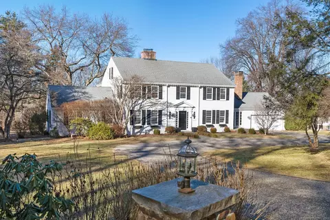 41 Mountain Rd, Farmington, CT 06032