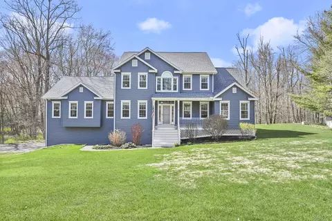 72 Church St, Monroe, CT 06468