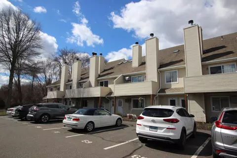 136 Pembroke Rd #7-58, Danbury, CT 06811