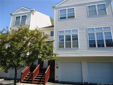 291 Silverbrook Rd #4, Orange, CT 06477