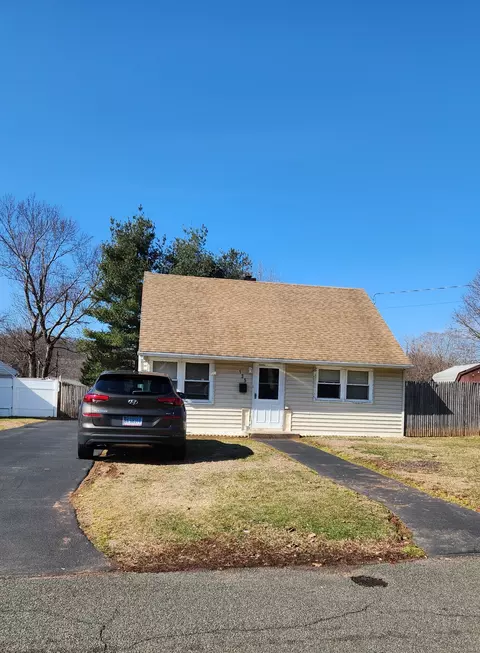 135 Glen Hills Rd, Meriden, CT 06451