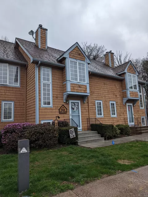 18 Joseph Ct #18, Broad Brook, CT 06016