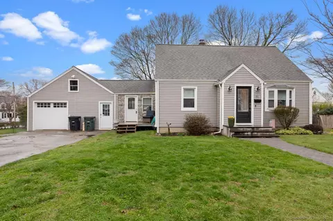 51 Colonial Ave, Milford, CT 06461
