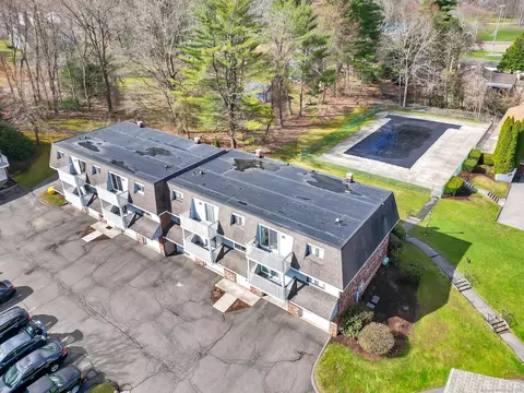 25 Churchill Way #25, Newington, CT 06111