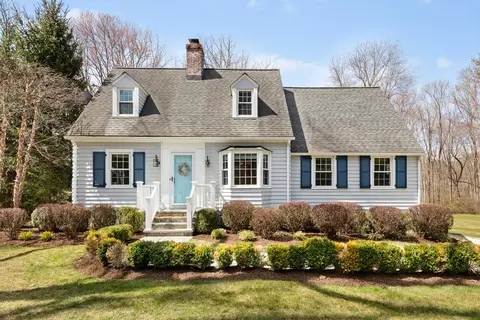 136 N Wilton Rd, New Canaan, CT 06840