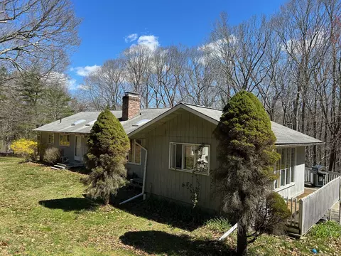 307 Summer Hill Rd, Madison, CT 06443