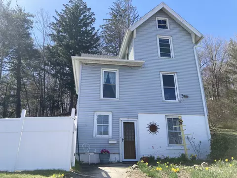 77 Clay St, Thomaston, CT 06787