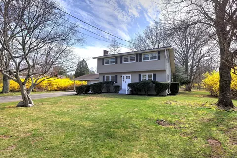 25 Russo Dr, Hamden, CT 06518