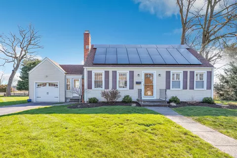 78 Emerson Dr, Stratford, CT 06614