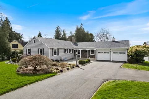 16 Best View Rd, Waterford, CT 06375