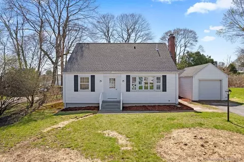 17 Porter St, Waterford, CT 06375