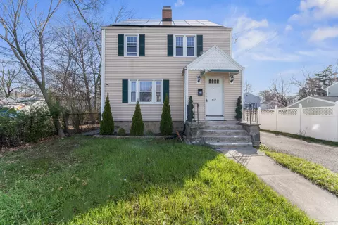 412 Amsterdam Ave, Bridgeport, CT 06606