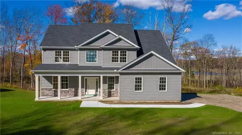 11 Corner Pond Ct, Danbury, CT 06811