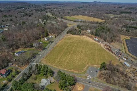 394 Tunxis Ave, Bloomfield, CT 06002