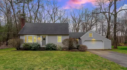 35 Stevens St, Avon, CT 06001