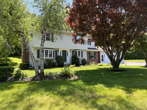 172 Thistle Ln, Southington, CT 06489