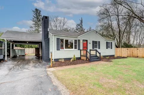 79 Circle Dr, Mansfield, CT 06250