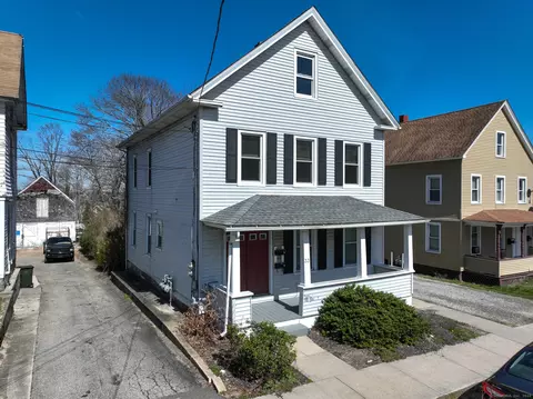 33 Lee Ave, New London, CT 06320