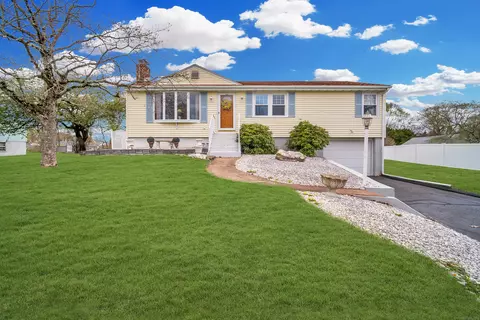 24 Shelley Rd, Middletown, CT 06457