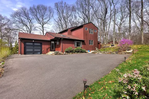 150 W Rutland Rd, Milford, CT 06461