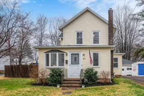 27 Pleasant Ave, Bristol, CT 06010