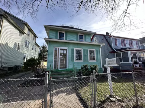 52 4th St, Hamden, CT 06514