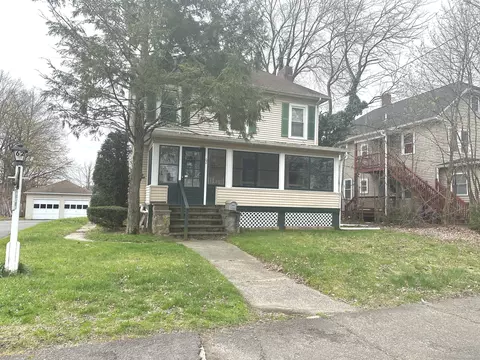 62 Franklin St, Danbury, CT 06810