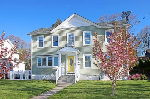 37 Garden St, Bristol, CT 06010
