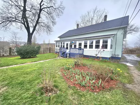 30-32 Roy St, Plainfield, CT 06354