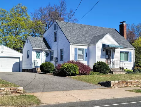 406 School St, East Hartford, CT 06108